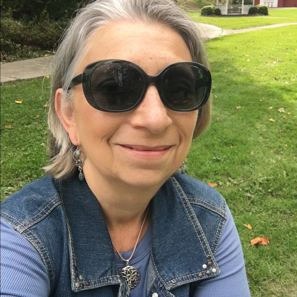 Meet your Posher, Marisa